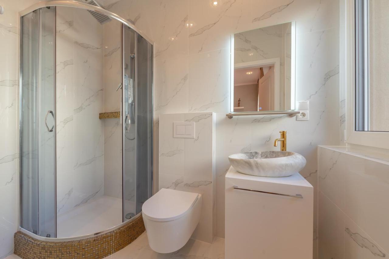 Cool Boutique Apartments - Leopoldstadt Wenen Buitenkant foto
